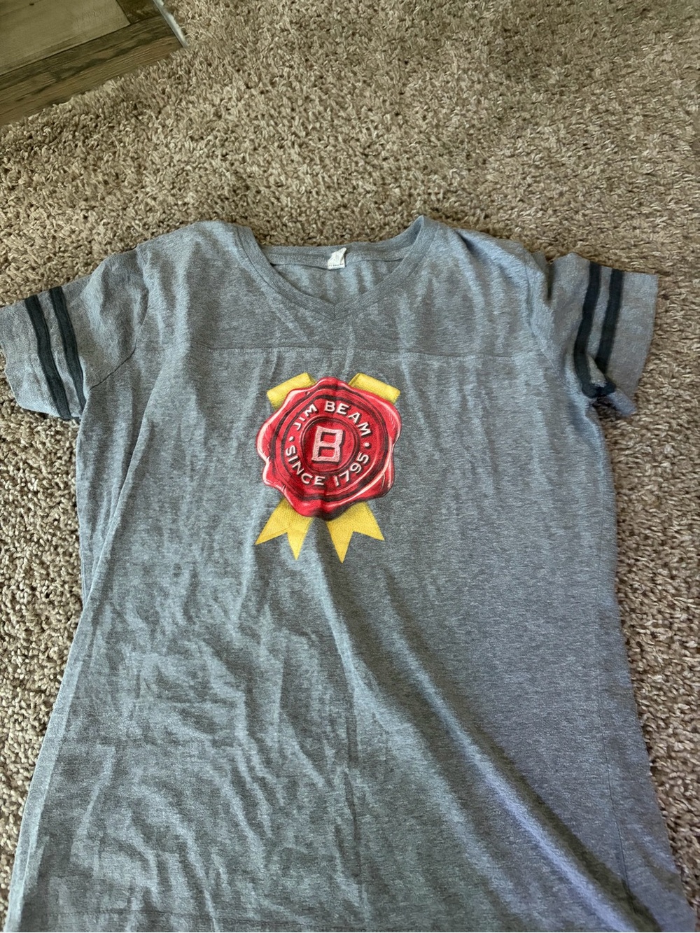 A bunch of bar shirts - Picture 6 of 9